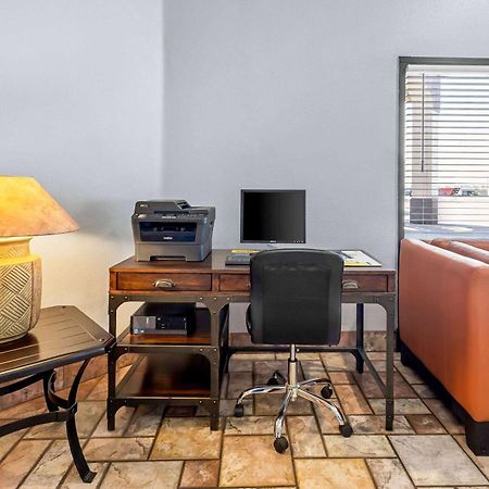 Days Inn By Wyndham Buckeye Kültér fotó
